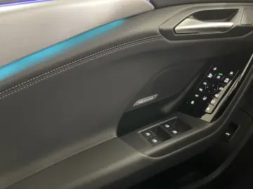AUDI A6 Sportback e-tron AHK Pano LED LM 21  360  B&O