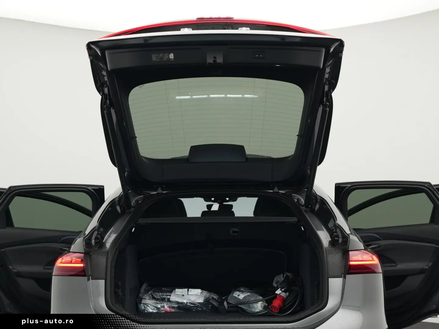AUDI A6 Sportback e-tron 2x S line  AHK PANO 21''