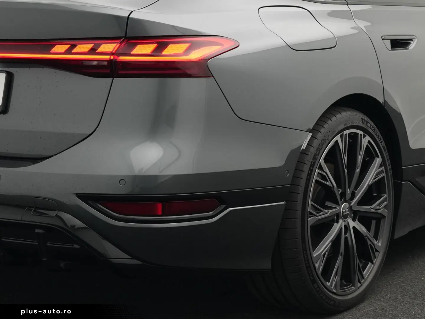 AUDI A6 Sportback e-tron 2x S line  AHK PANO 21''