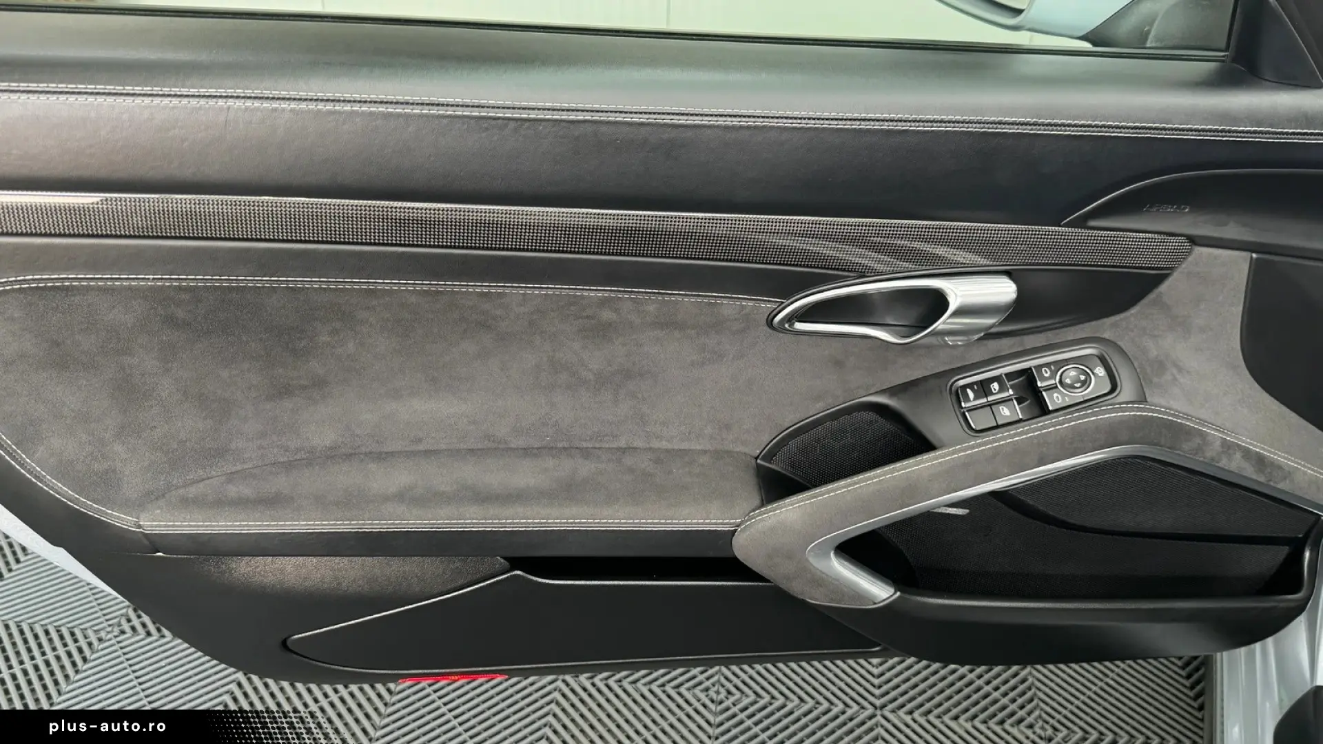 Porsche 911 Carrera GTS Cabriolet PDK