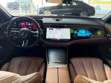 Mercedes-Benz E 220 d 4Matic AMG PremiumPlus Superscreen 21
