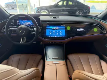 Mercedes-Benz E 220 d 4Matic AMG PremiumPlus Superscreen 21