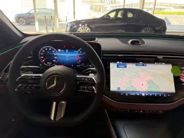 Mercedes-Benz E 220 d 4Matic AMG PremiumPlus Superscreen 21