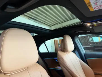 Mercedes-Benz E 220 d 4Matic AMG PremiumPlus Superscreen 21