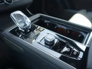 Volvo XC90 Black Edition T8