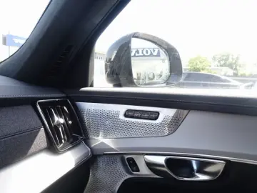 Volvo XC90 Black Edition T8