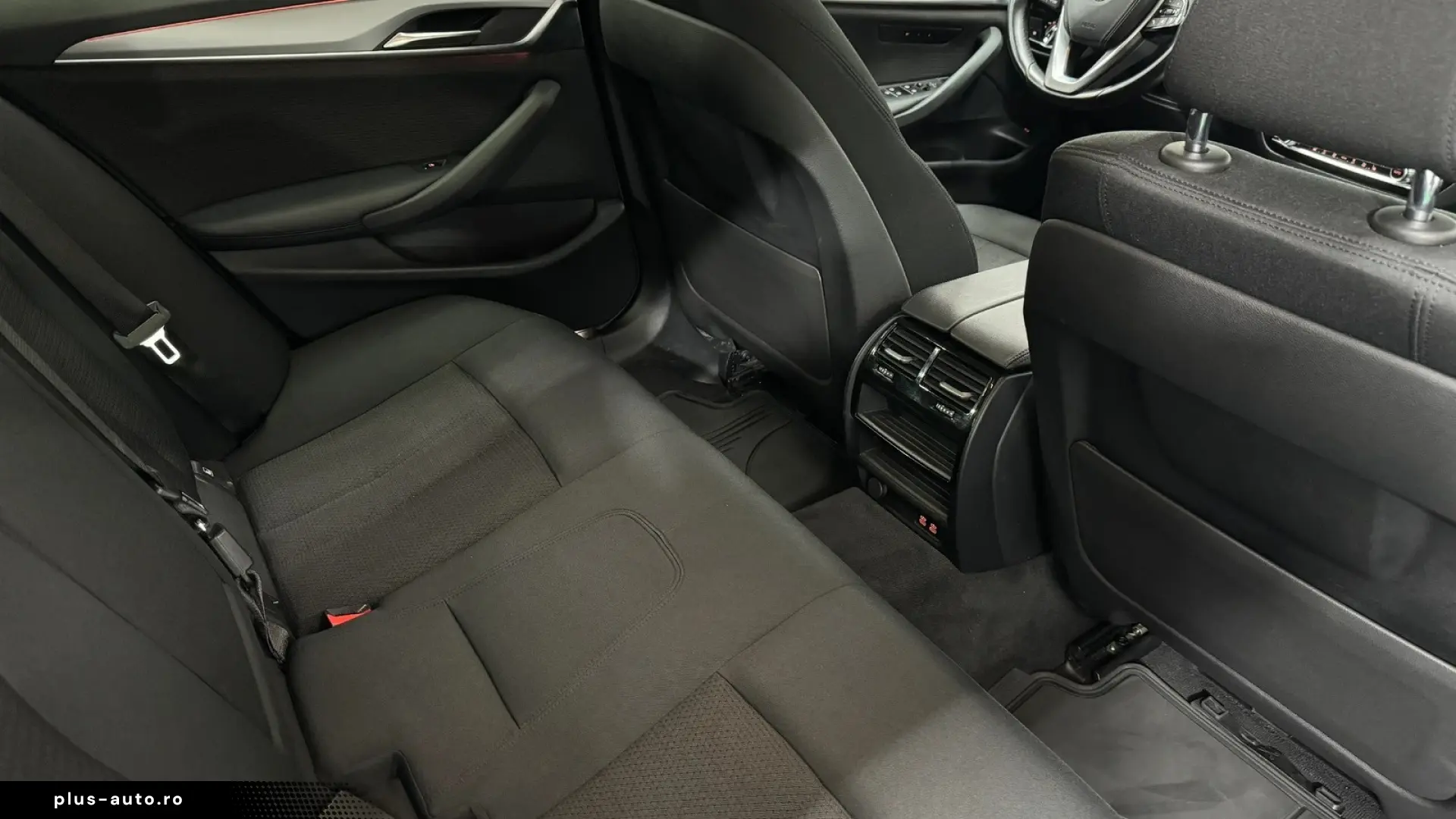 BMW Seria 5 530i xDrive AT MHEV