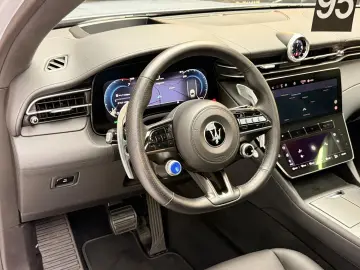 MASERATI Grecale 2.0 Turbo GT 360  Pano HuD Sonus Matrix