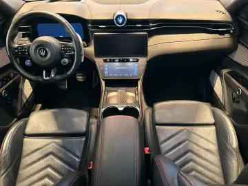 MASERATI Grecale 243 kW Modena  Warranty 03 27