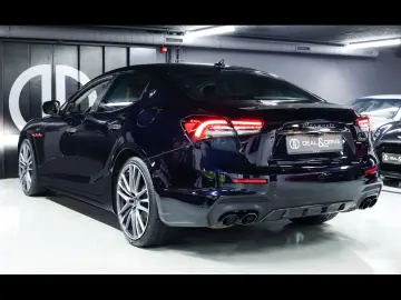 MASERATI Ghibli TROFEO 3.8 V8 RWD FULL CARBON B&W PANO