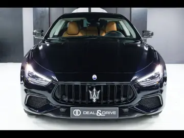 MASERATI Ghibli TROFEO 3.8 V8 RWD FULL CARBON B&W PANO