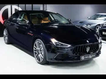 MASERATI Ghibli TROFEO 3.8 V8 RWD FULL CARBON B&W PANO