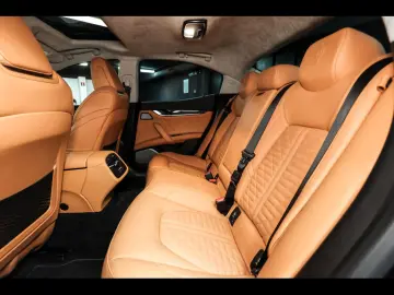 MASERATI Ghibli TROFEO 3.8 V8 RWD FULL CARBON B&W PANO