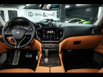 MASERATI Ghibli TROFEO 3.8 V8 RWD FULL CARBON B&W PANO