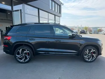 SKODA Kodiaq 2 0TSi RS 4x4 FL Pano AHK Leder Standhz