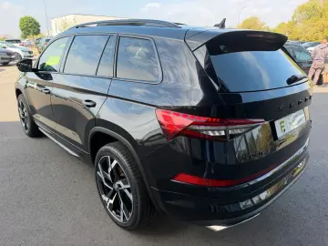 SKODA Kodiaq 2 0TSi RS 4x4 FL Pano AHK Leder Standhz
