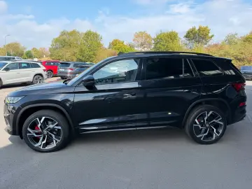 SKODA Kodiaq 2 0TSi RS 4x4 FL Pano AHK Leder Standhz