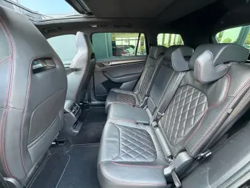 SKODA Kodiaq 2 0TSi RS 4x4 FL Pano AHK Leder Standhz