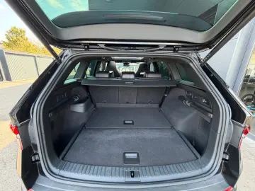 SKODA Kodiaq 2 0TSi RS 4x4 FL Pano AHK Leder Standhz