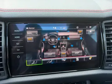SKODA Kodiaq 2 0TSi RS 4x4 FL Pano AHK Leder Standhz