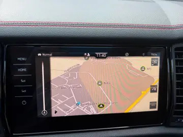 SKODA Kodiaq 2 0TSi RS 4x4 FL Pano AHK Leder Standhz
