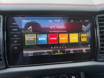 SKODA Kodiaq 2 0TSi RS 4x4 FL Pano AHK Leder Standhz