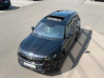 SKODA Kodiaq 2 0TSi RS 4x4 FL Pano AHK Leder Standhz