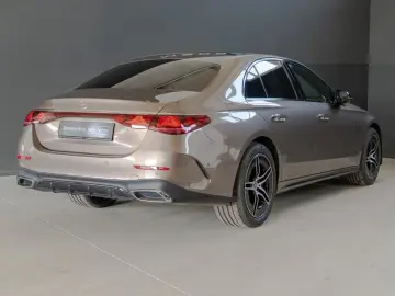 MERCEDES-BENZ E 400 e 4M  AMG Night Pano AHK Digital 360 DC