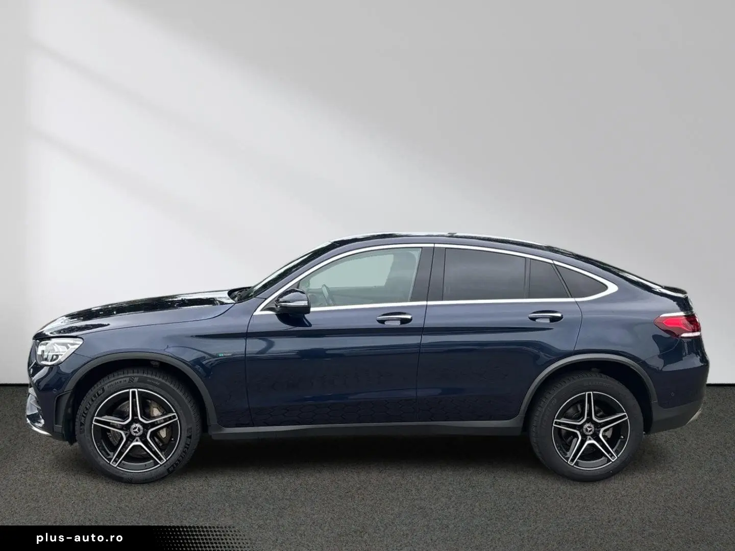 MERCEDES-BENZ GLC 300 e 4M Coupe AMG HUD CarPlay Key&hellip;