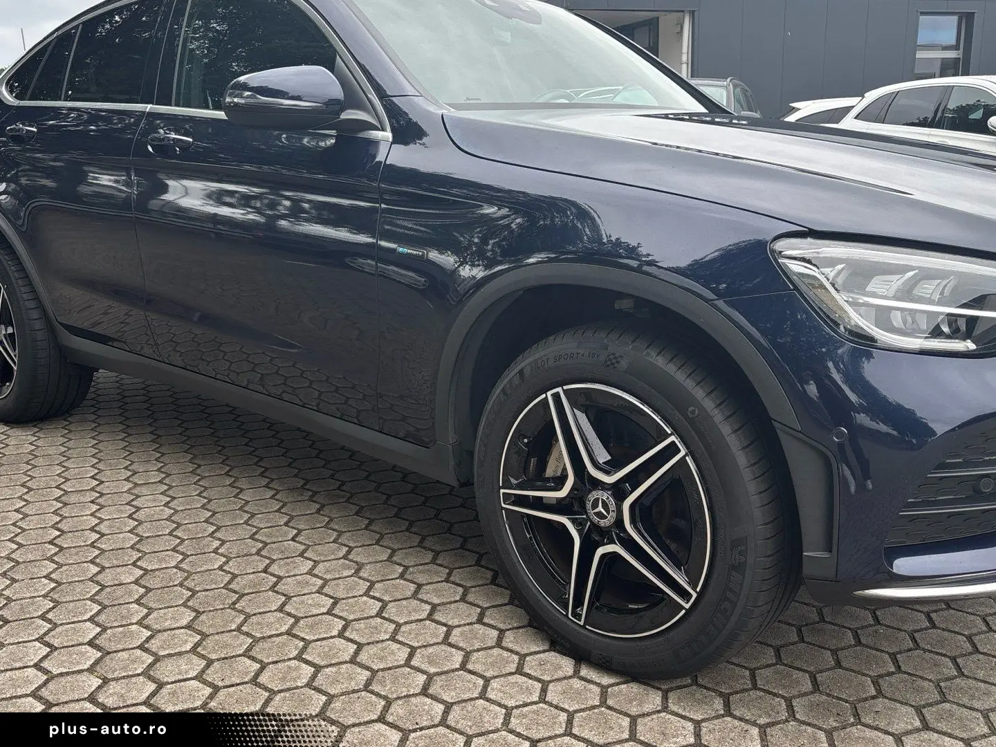 MERCEDES-BENZ GLC 300 e 4M Coupe AMG HUD CarPlay Key&hellip;
