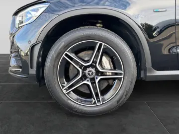 MERCEDES-BENZ GLC 300 e 4M Coupé AMG NIGHT MBUX LEDE…