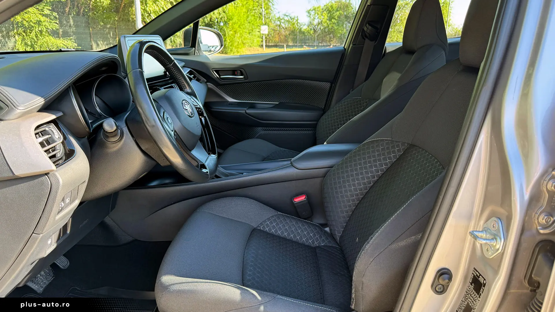 Toyota C-HR 1.8 HSD 122 CP 4x2 CVT Core