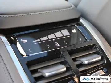 Volvo XC90 B5 AWD Ultra Black Edition 7-