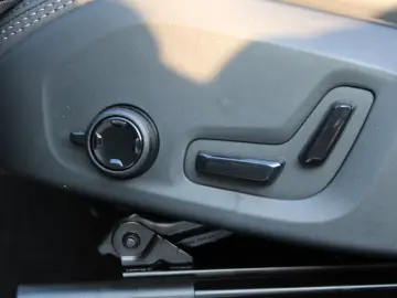 Volvo XC90 B5 AWD Ultra Black Edition 7-