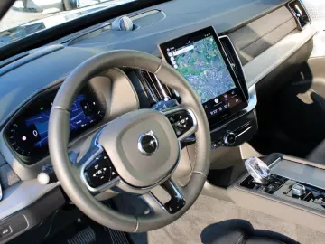 Volvo XC90 B5 AWD Ultra Black Edition 7-