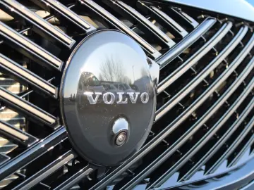Volvo XC90 B5 AWD Ultra Black Edition 7-
