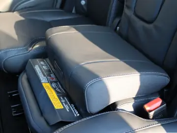 Volvo XC90 B5 AWD Ultra Black Edition 7-