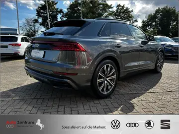 AUDI Q8 55 TFSI S-Line
