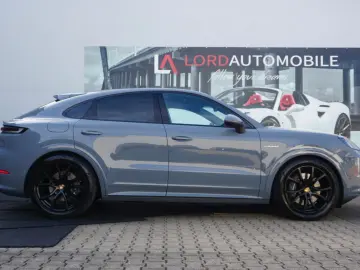 PORSCHE Cayenne Coupe E-Hybrid SportDesignPaket Sp.Abgas