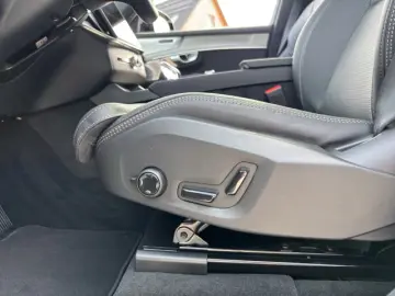 Volvo XC90 T8 AWD Ultra Black Edition Plug-in