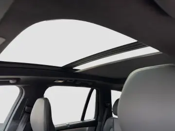 Volvo XC90 T8 AWD Ultra Black Edition Plug-in