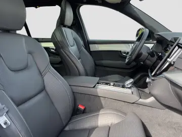 Volvo XC90 T8 AWD Ultra Black Edition Plug-in