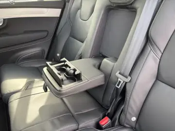 Volvo XC90 T8 AWD Ultra Black Edition Plug-in