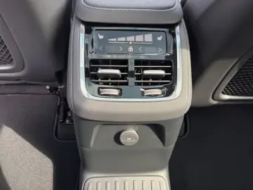 Volvo XC90 T8 AWD Ultra Black Edition Plug-in