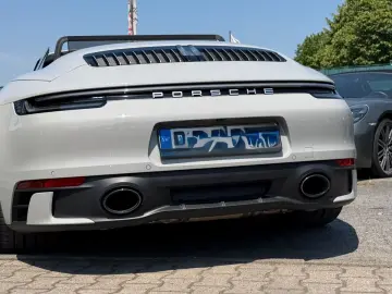 PORSCHE 992 Carrera 4 Cabriolet CHRONO APPROVED
