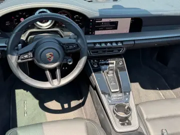 PORSCHE 992 Carrera 4 Cabriolet CHRONO APPROVED