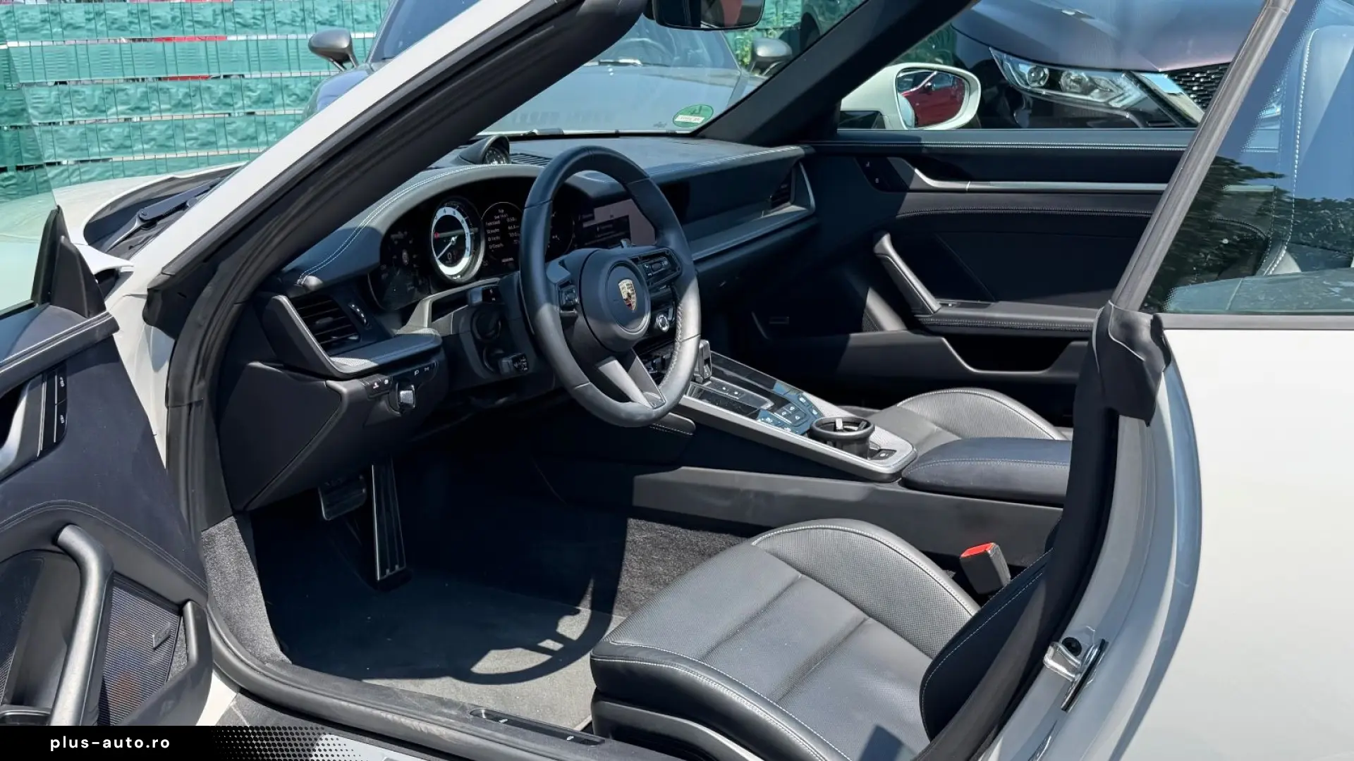 PORSCHE 992 Carrera 4 Cabriolet CHRONO APPROVED