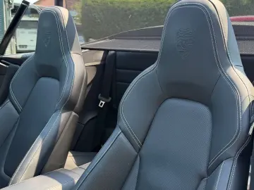 PORSCHE 992 Carrera 4 Cabriolet CHRONO APPROVED