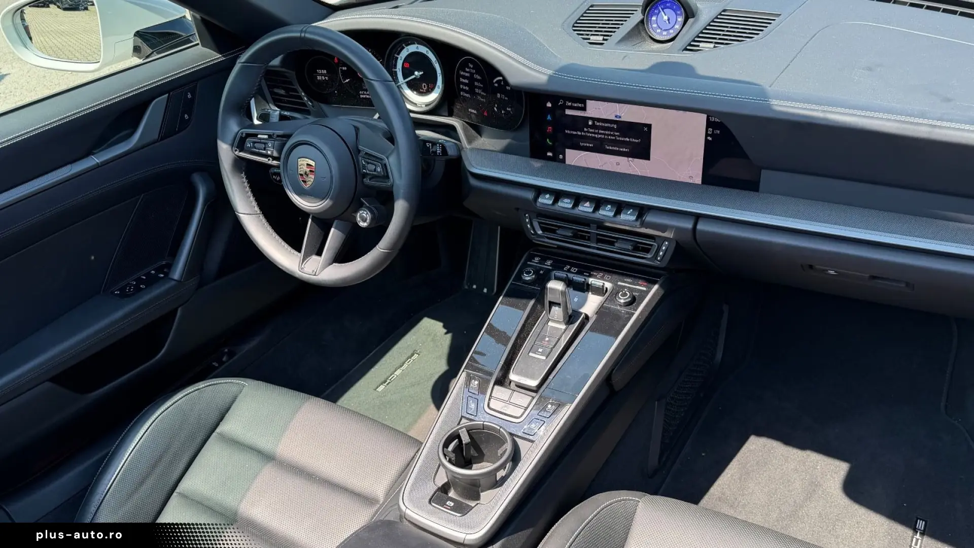PORSCHE 992 Carrera 4 Cabriolet CHRONO APPROVED