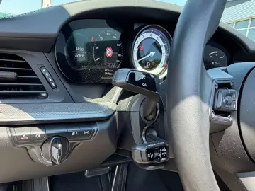 PORSCHE 992 Carrera 4 Cabriolet CHRONO APPROVED